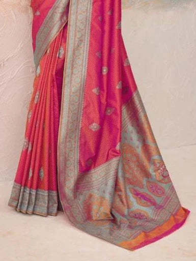 Rose Pink Kanjivaram silk weaving saree pallu and weave detail close-up