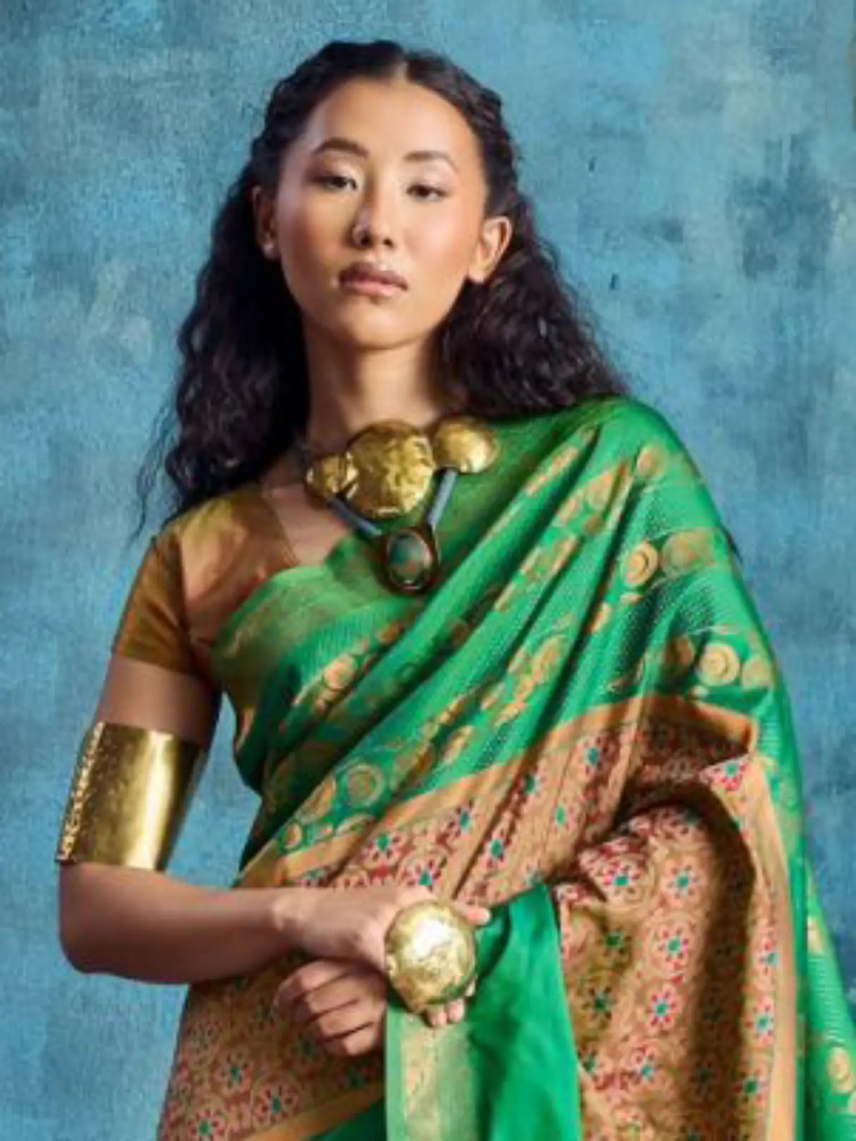 Emerald Green Silk Handloom Pochampally saree torso and blouse styling view