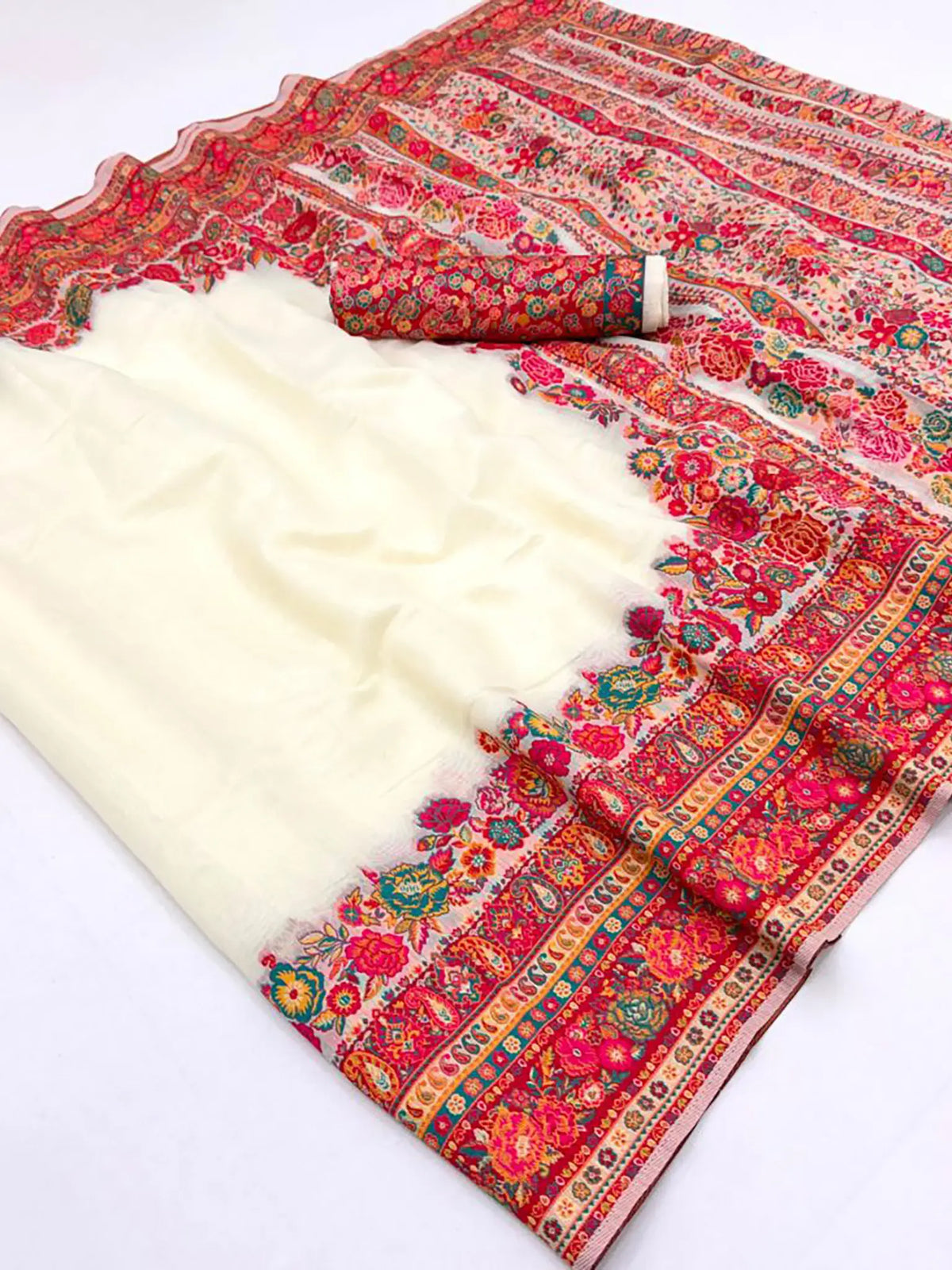 Off White Pashmina handloom weaving saree model lifestyle view