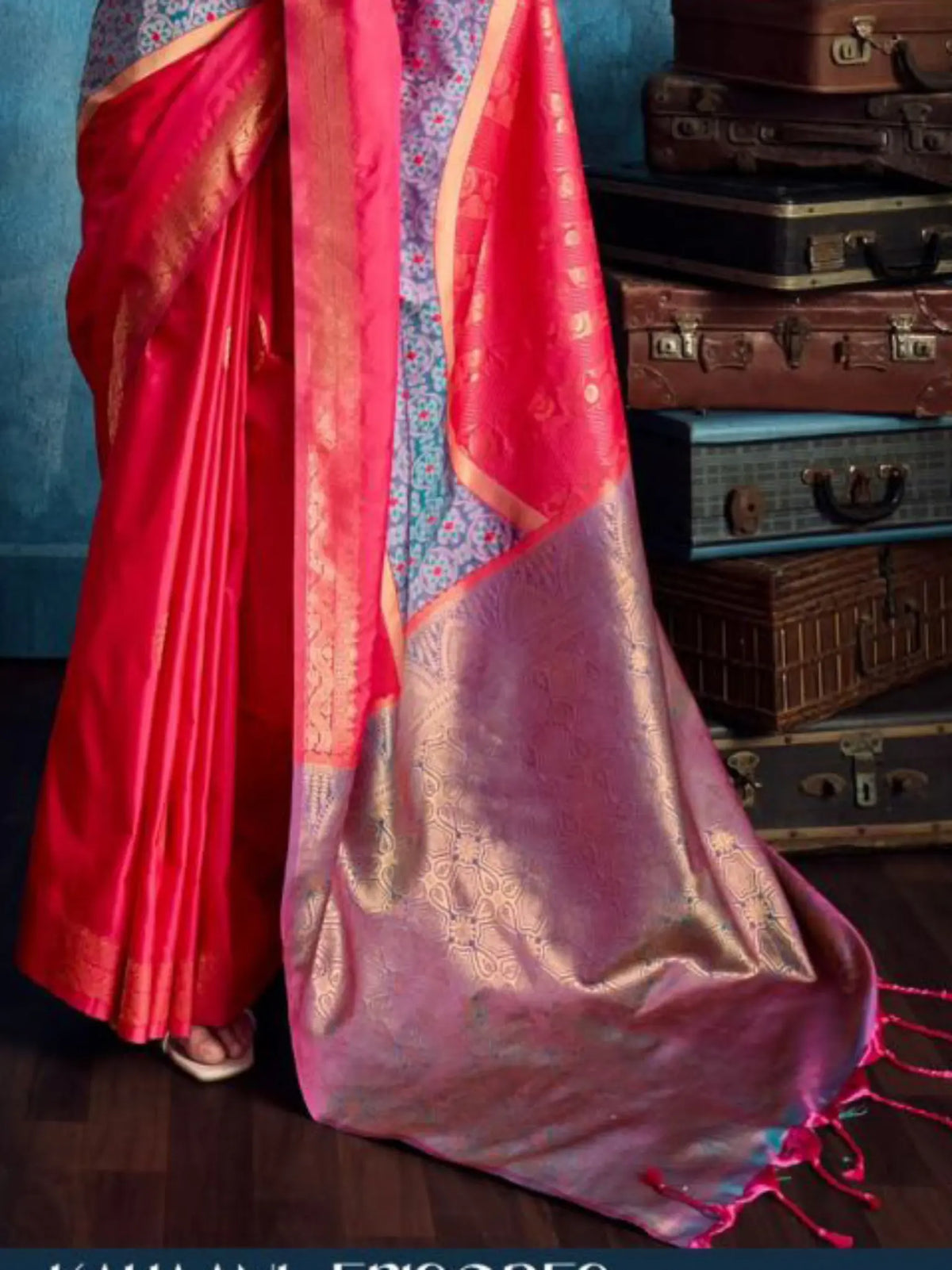 Hot Pink Silk Handloom Pochampally saree pallu and weave detail close-up