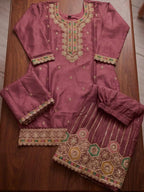 Dusty Mauve Chinon Dupatta Drape and Fabric Texture