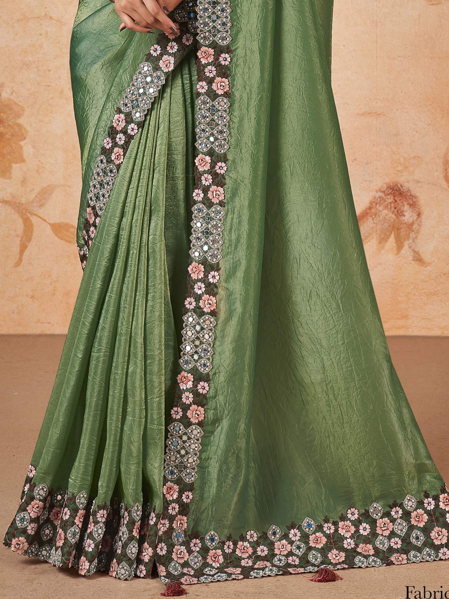 Green Banarasi Crush Silk Thread Saree - View 3