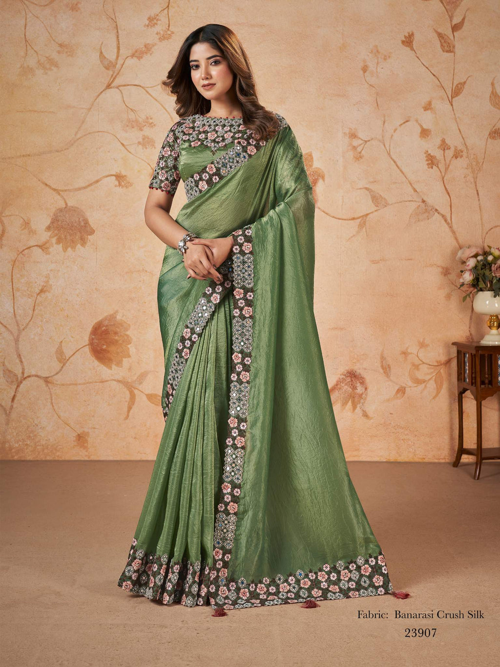 Green Banarasi Crush Silk Thread Saree - View 1
