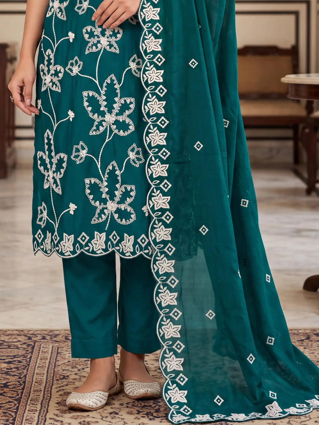 Peacock Green Embroidered PV Cotton Silk Unstitched Salwar Kameez Suit Material - View 3