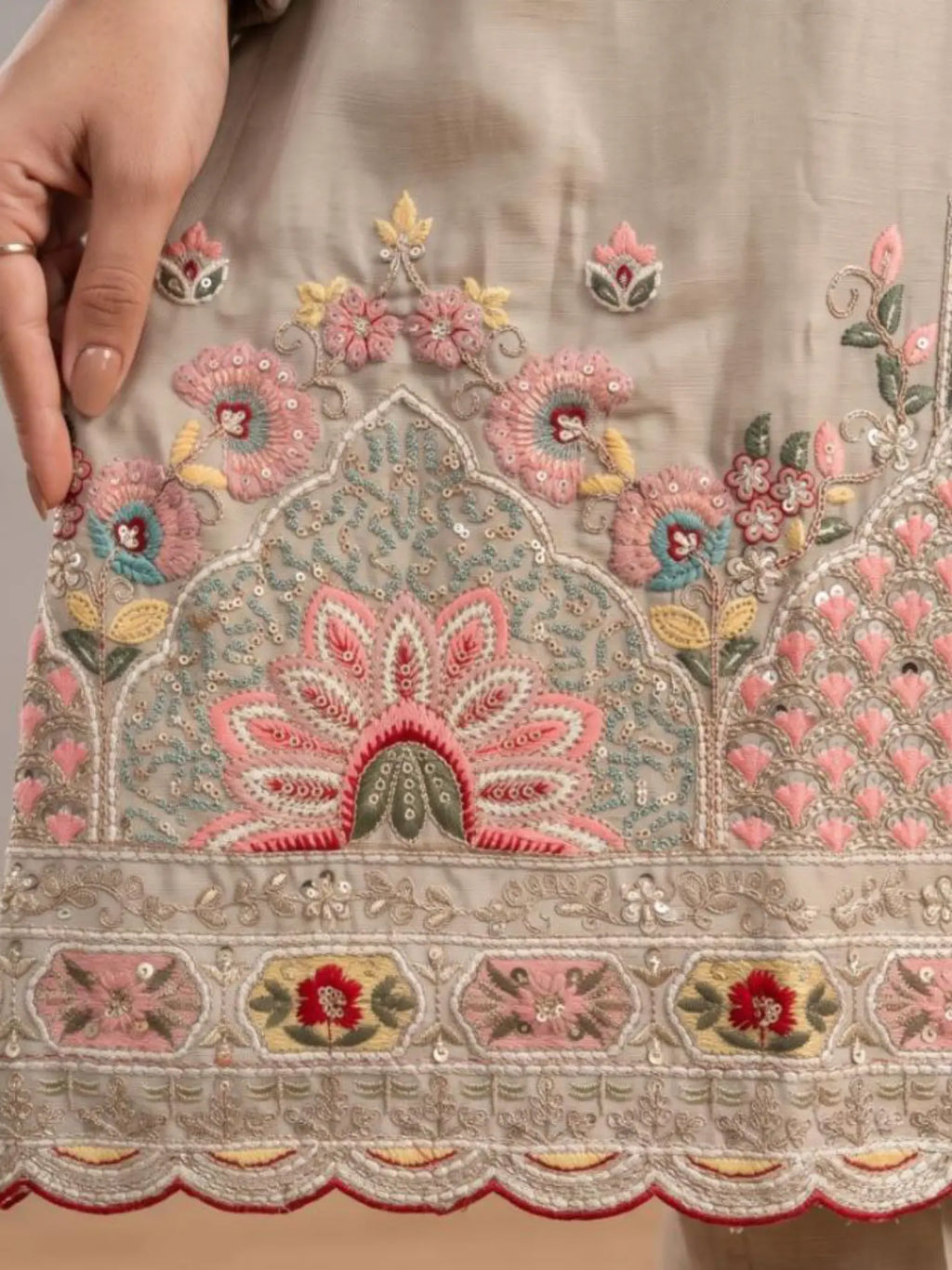 Champagne Beige Embroidered Silk Dupatta Scalloped Border Detail