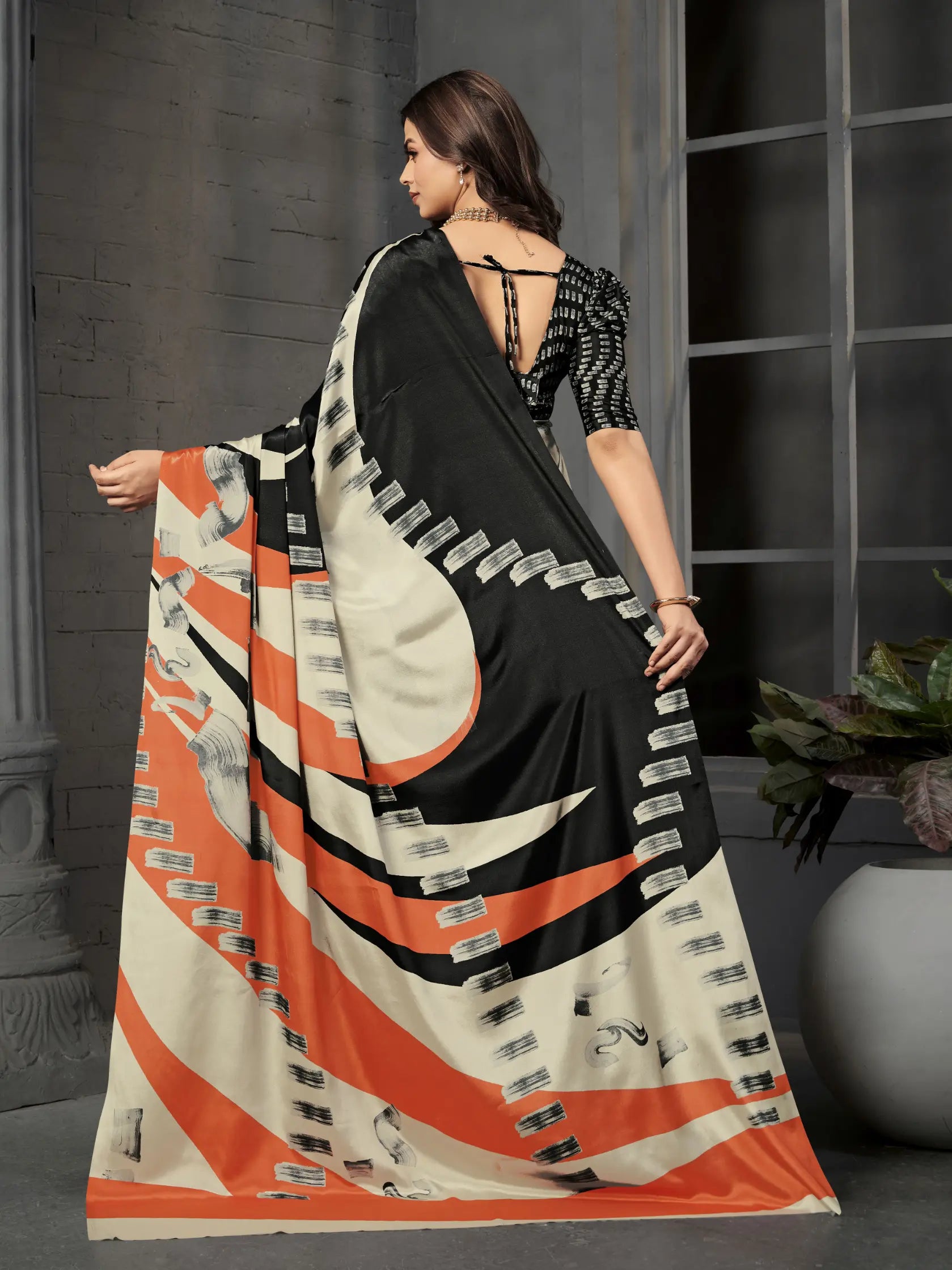 Black & Rust Geometric Malai Crepe Silk Saree - Detail View 5