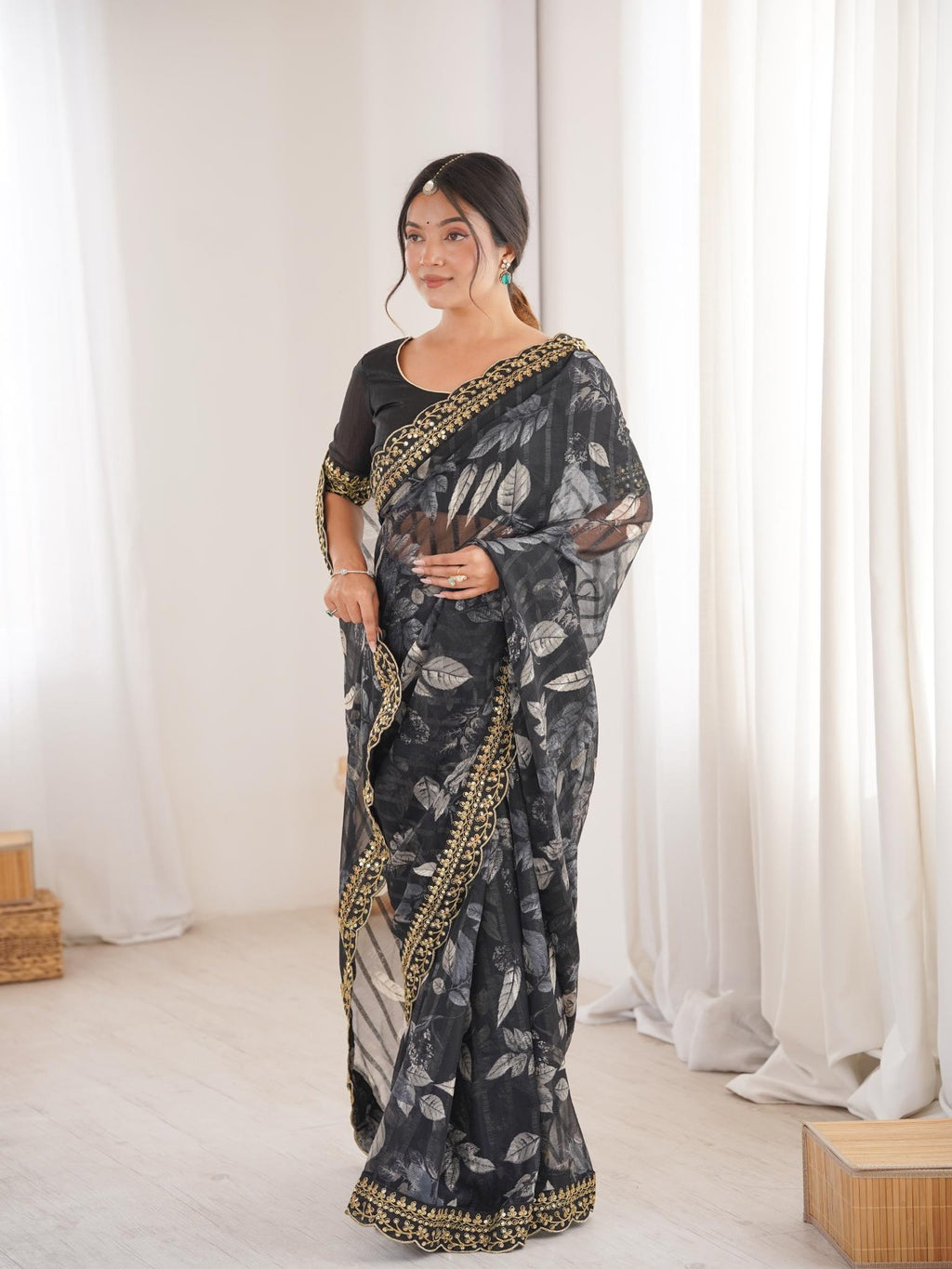 Black Floral Marble Patta Saree with Embroidery Border - Detail View 2