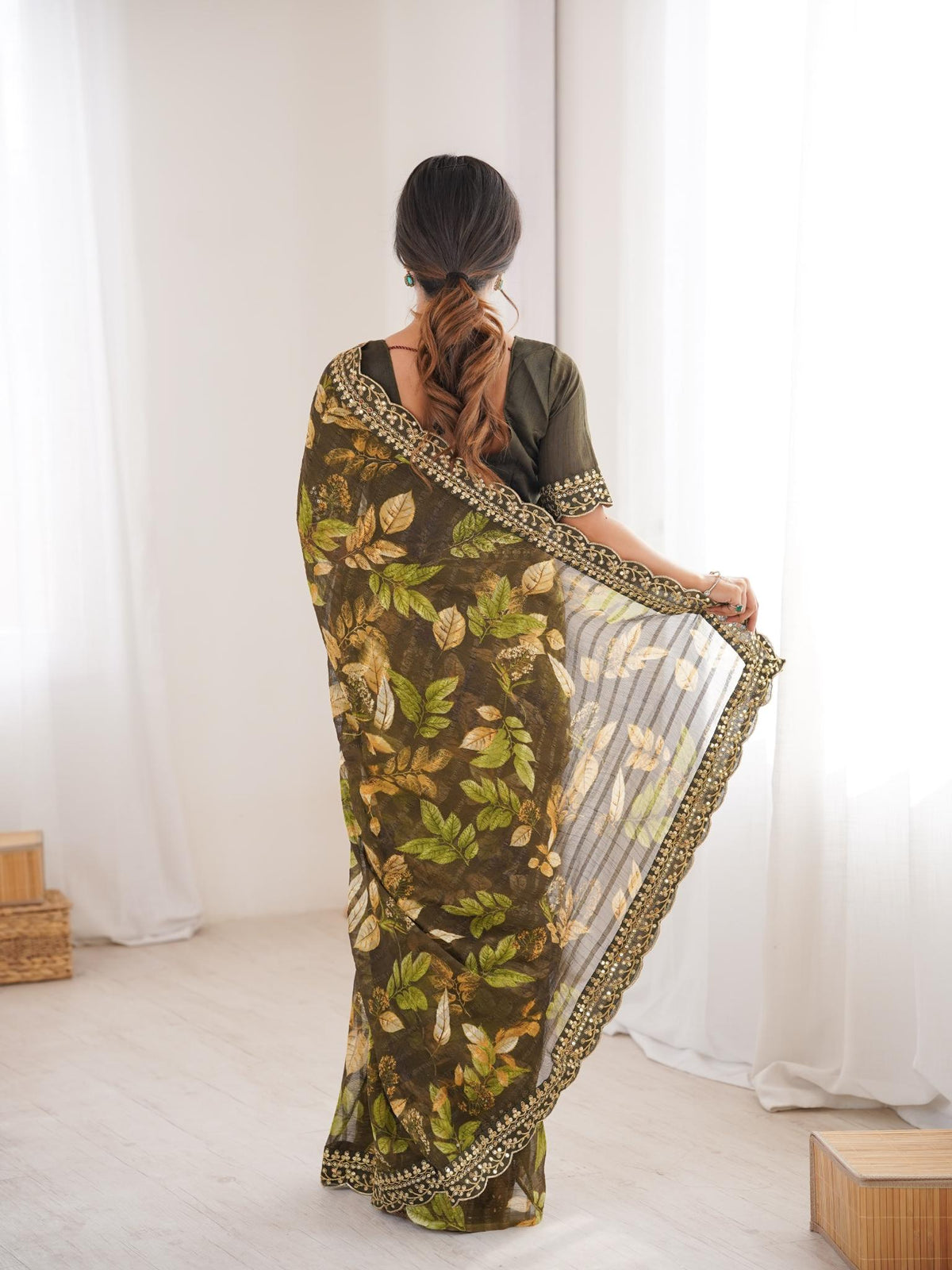 Mehndi Green Floral Marble Patta Saree with Embroidery Border - Detail View 5