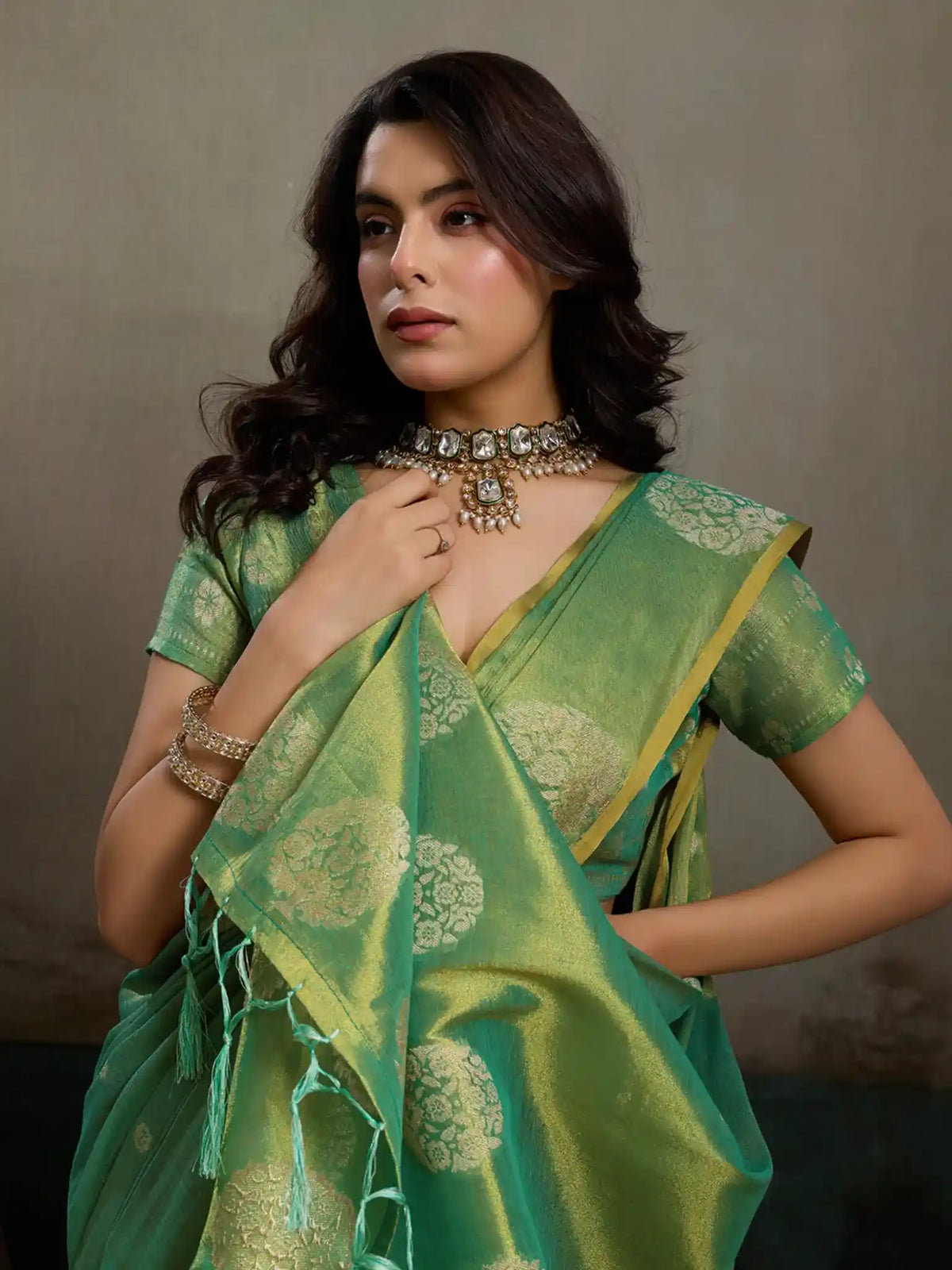 Green Tissue Silk Woven Zari Designer Saree - View 4