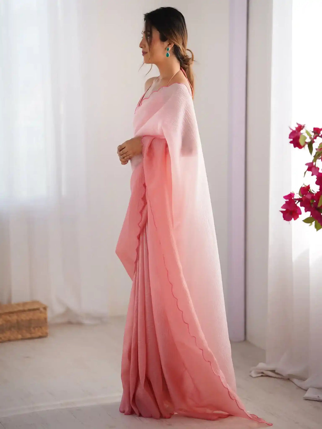 Pink Crunchy Padding Color Arco Border Saree - View 3