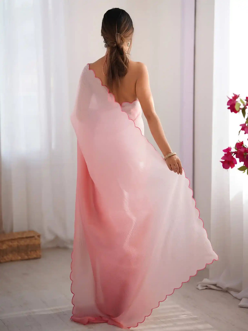 Pink Crunchy Padding Color Arco Border Saree - View 5