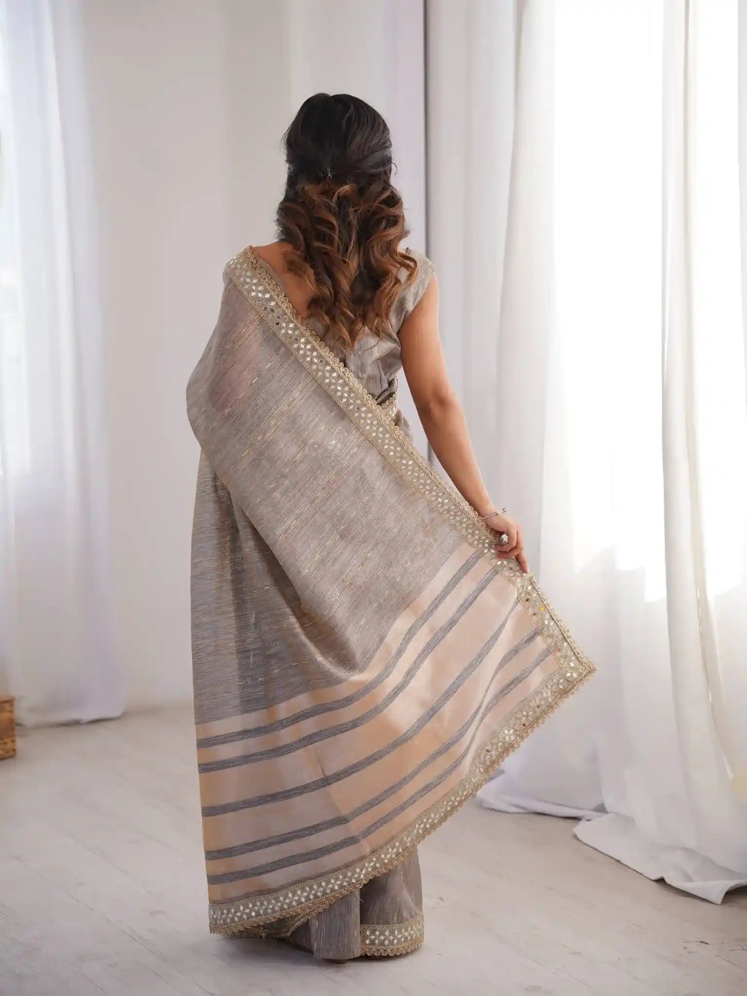 Grey Spun Cotton Woven Jari & Mirror Work Saree - View 4